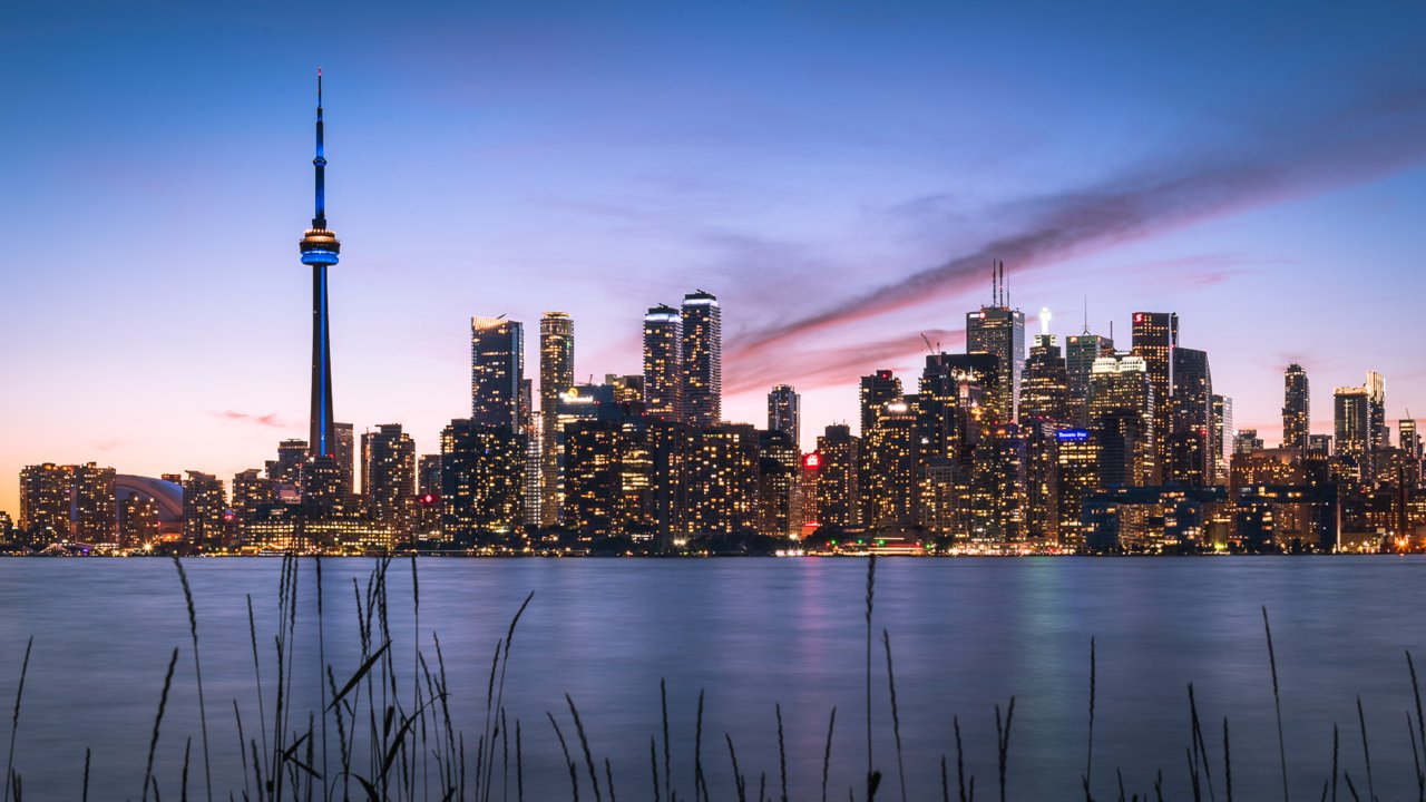 Soirée de réseautage à Toronto Islands, avec vue sur la métropole